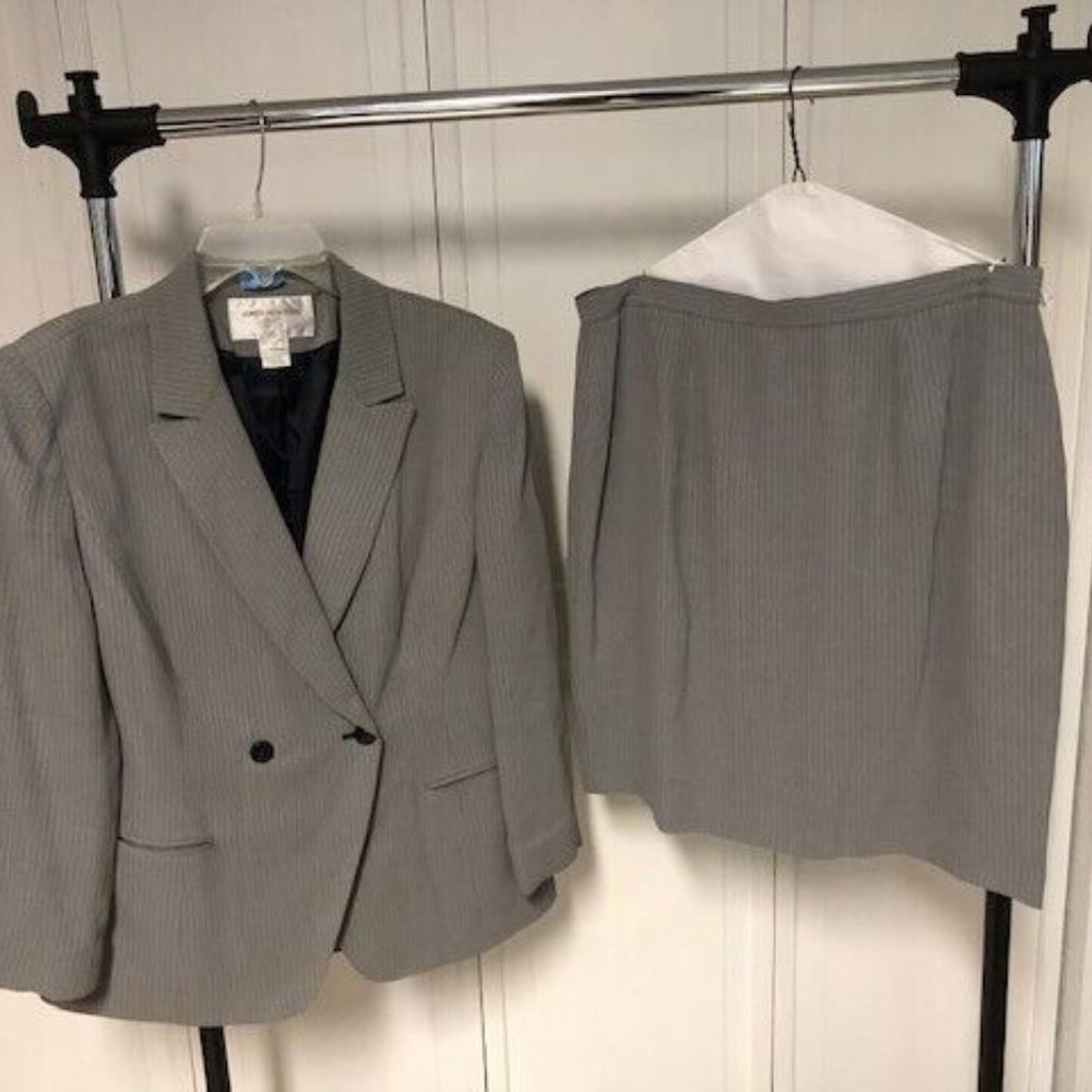 Jones New York Petite Suit Size 14P